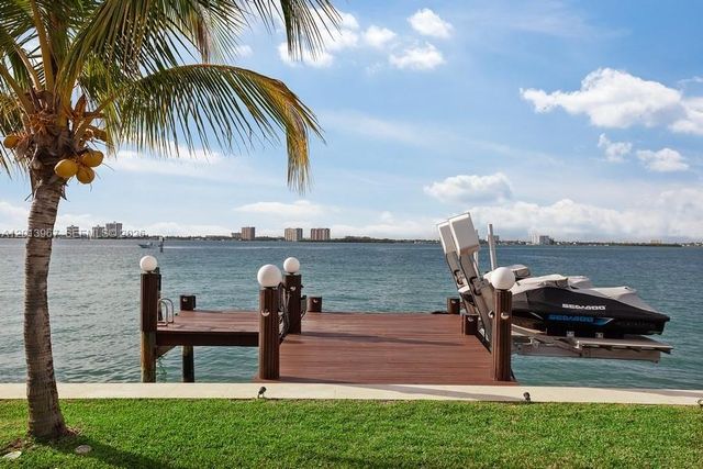 7972 Biscayne Point Cir, Miami Beach, FL 33141