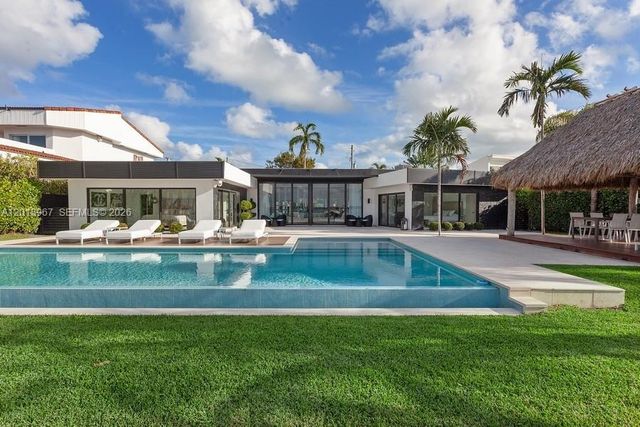 7972 Biscayne Point Cir, Miami Beach, FL 33141