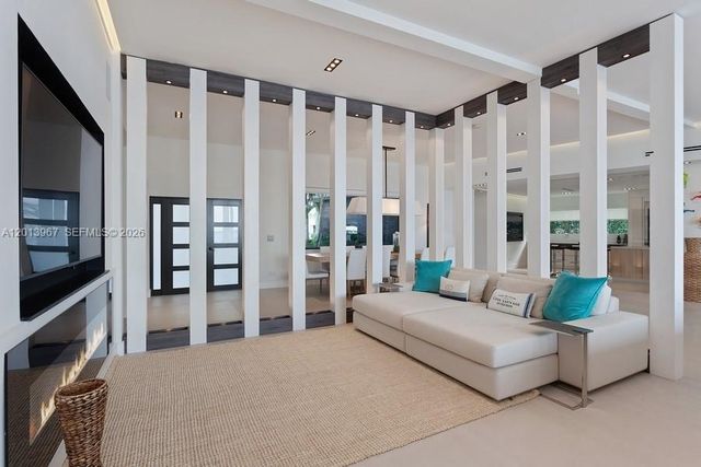 7972 Biscayne Point Cir, Miami Beach, FL 33141