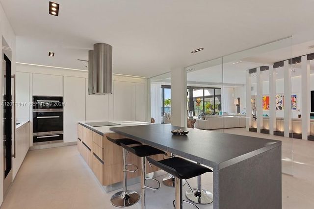 7972 Biscayne Point Cir, Miami Beach, FL 33141