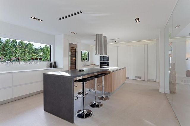 7972 Biscayne Point Cir, Miami Beach, FL 33141