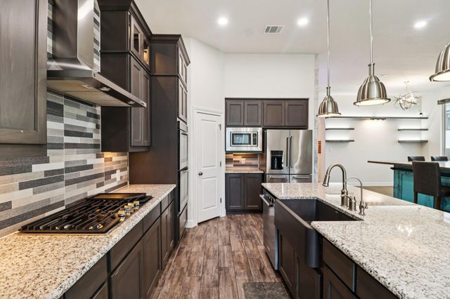 988 Carriage Loop LOOP, New Braunfels, TX 78132
