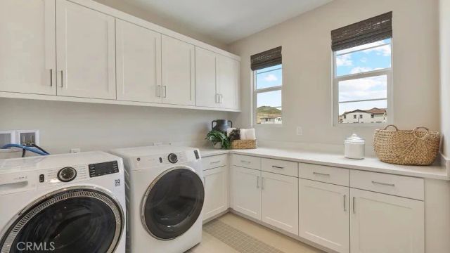 24313 Camino Oceano, Valencia, CA 91354