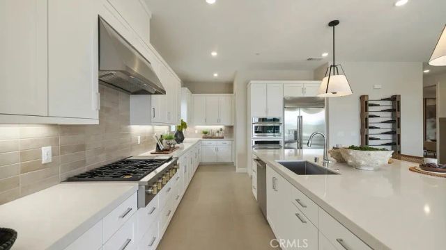 24313 Camino Oceano, Valencia, CA 91354