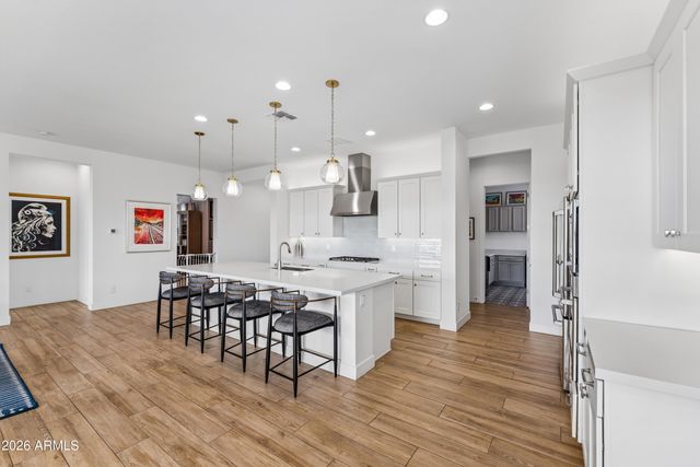 2015 E VILLA LINDA Drive, Phoenix, AZ 85024