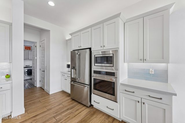 2015 E VILLA LINDA Drive, Phoenix, AZ 85024