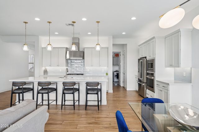 2015 E VILLA LINDA Drive, Phoenix, AZ 85024