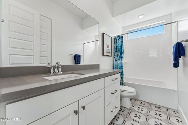 2015 E VILLA LINDA Drive, Phoenix, AZ 85024