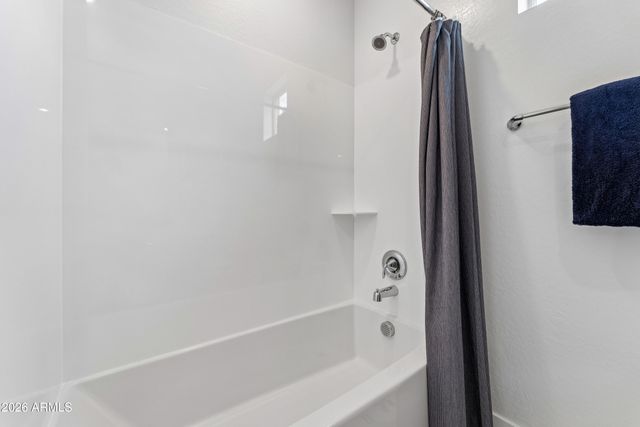 2015 E VILLA LINDA Drive, Phoenix, AZ 85024