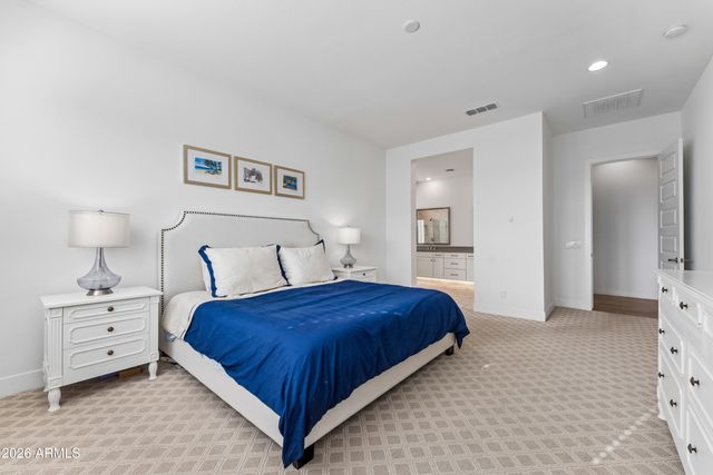 2015 E VILLA LINDA Drive, Phoenix, AZ 85024