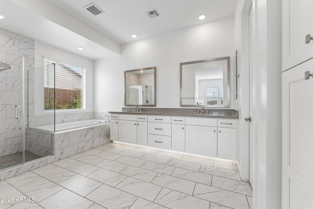 2015 E VILLA LINDA Drive, Phoenix, AZ 85024