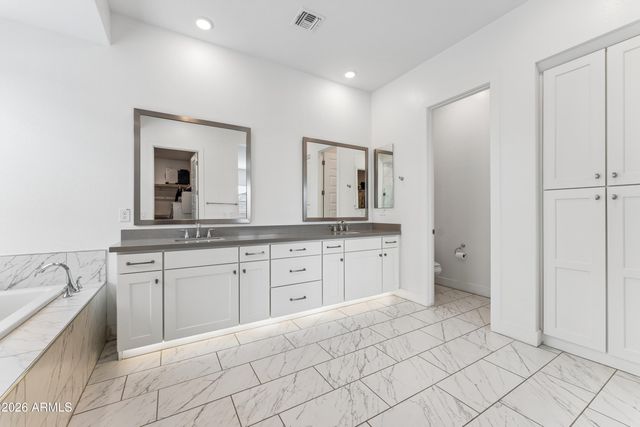 2015 E VILLA LINDA Drive, Phoenix, AZ 85024