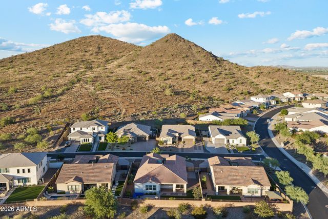 2015 E VILLA LINDA Drive, Phoenix, AZ 85024