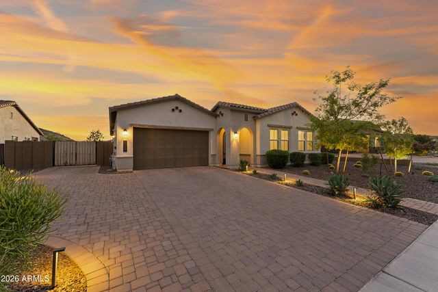 2015 E VILLA LINDA Drive, Phoenix, AZ 85024