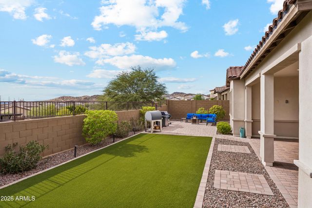 2015 E VILLA LINDA Drive, Phoenix, AZ 85024