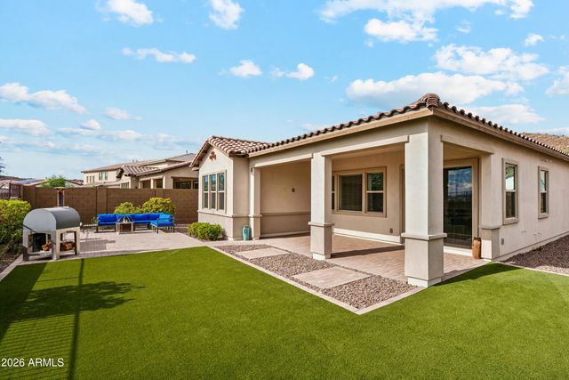 2015 E VILLA LINDA Drive, Phoenix, AZ 85024