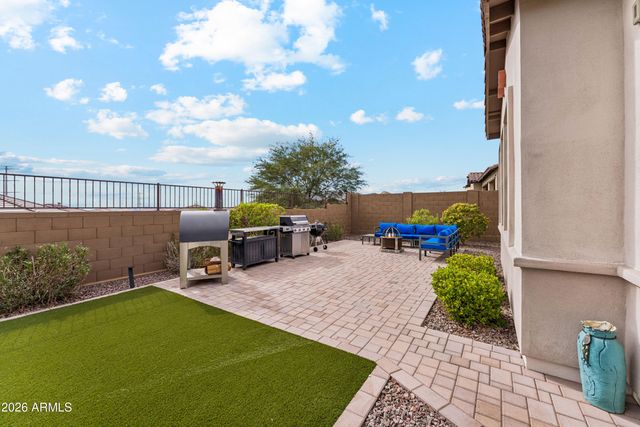 2015 E VILLA LINDA Drive, Phoenix, AZ 85024