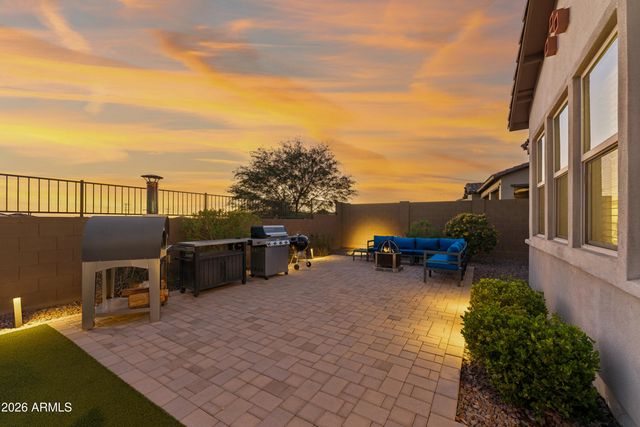 2015 E VILLA LINDA Drive, Phoenix, AZ 85024
