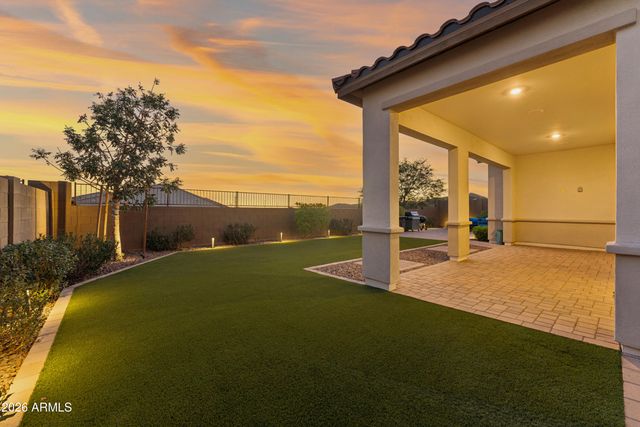 2015 E VILLA LINDA Drive, Phoenix, AZ 85024