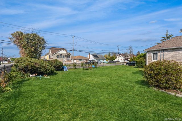 1003 Washington Street, Baldwin Harbor, NY 11510