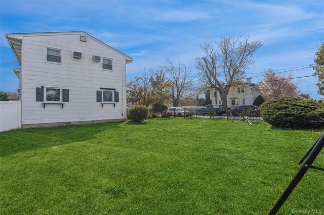 1003 Washington Street, Baldwin Harbor, NY 11510