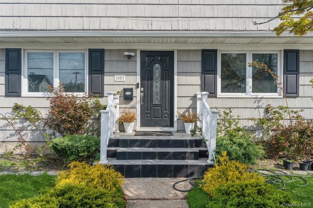 1003 Washington Street, Baldwin Harbor, NY 11510