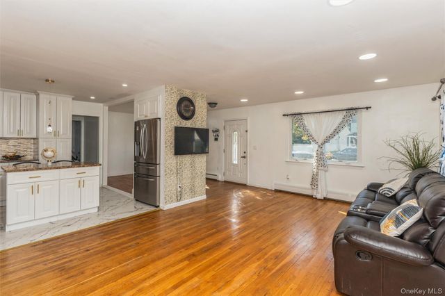 1003 Washington Street, Baldwin Harbor, NY 11510