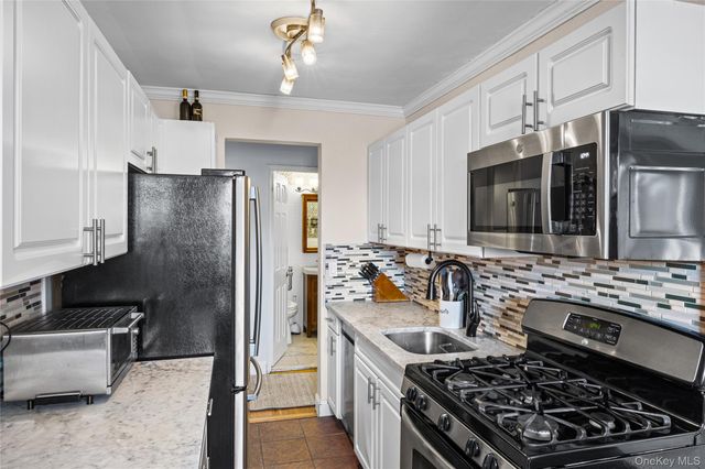 1 E Broadway 3D, Long Beach, NY 11561