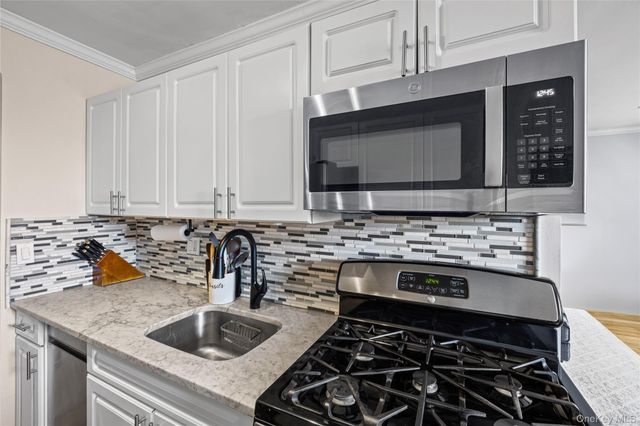 1 E Broadway 3D, Long Beach, NY 11561