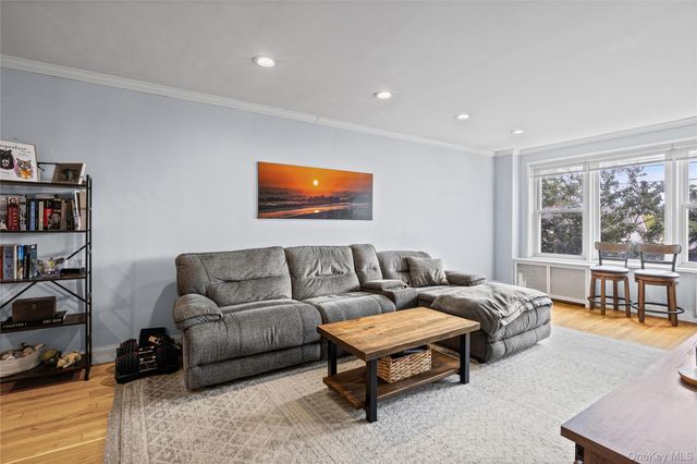 1 E Broadway 3D, Long Beach, NY 11561