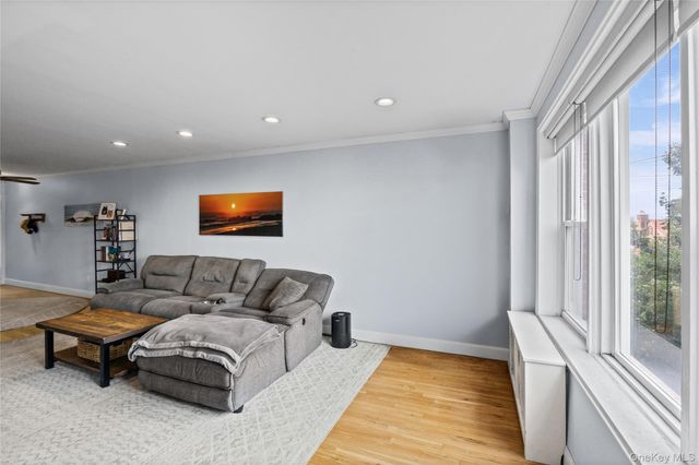 1 E Broadway 3D, Long Beach, NY 11561
