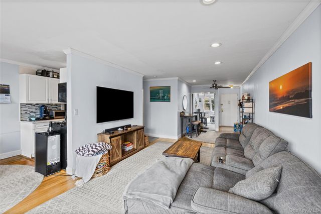 1 E Broadway 3D, Long Beach, NY 11561