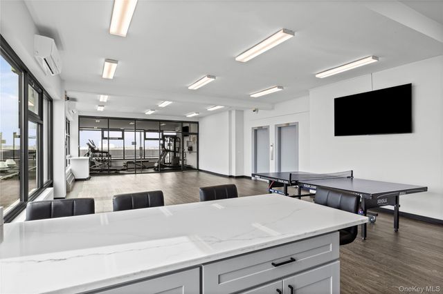 1 E Broadway 3D, Long Beach, NY 11561
