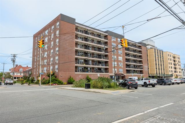 1 E Broadway 3D, Long Beach, NY 11561