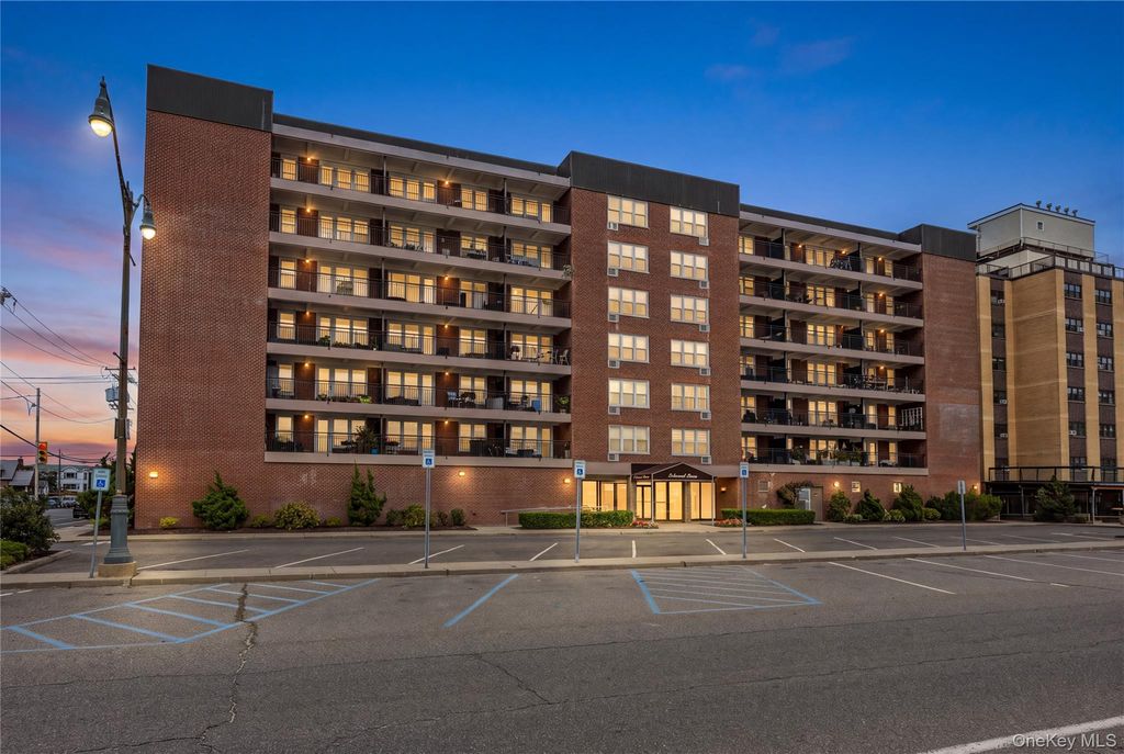 1 E Broadway 3D, Long Beach, NY 11561