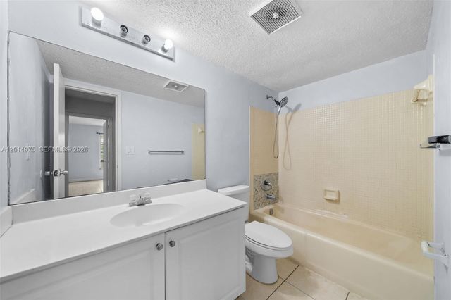 5112 NW 79th Ave 204, Doral, FL 33166