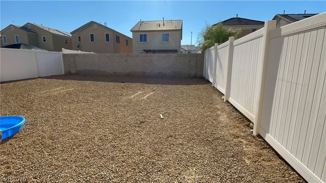 5275 Emelita Street, Las Vegas, NV 89122