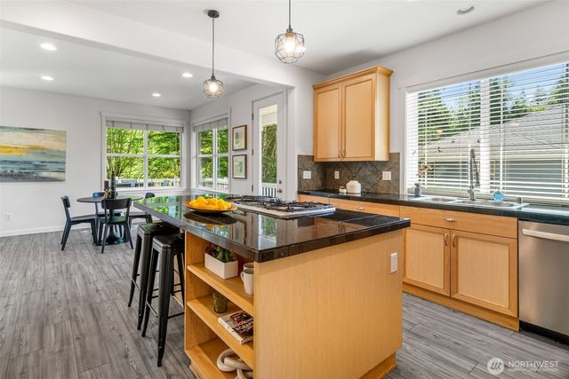16563 NE 119th Way, Redmond, WA 98052