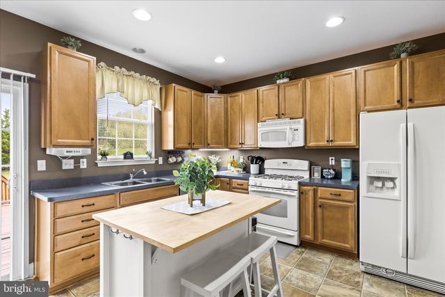255 SUNSET DR, Hanover, PA 17331