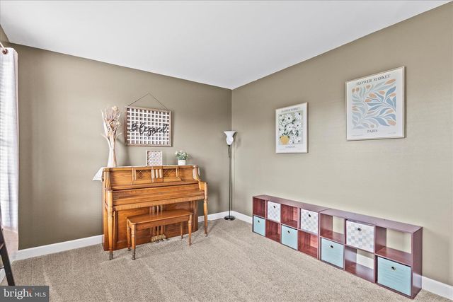 255 SUNSET DR, Hanover, PA 17331