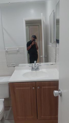 5420 NW 11th St 307, Plantation, FL 33313