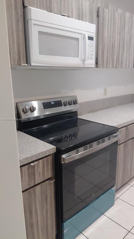 5420 NW 11th St 307, Plantation, FL 33313
