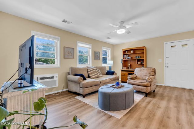601 Mistletoe Avenue 9, Point Pleasant, NJ 08742