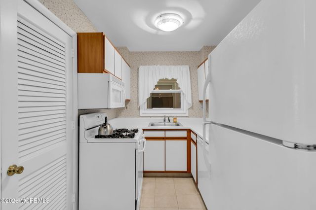601 Mistletoe Avenue 9, Point Pleasant, NJ 08742