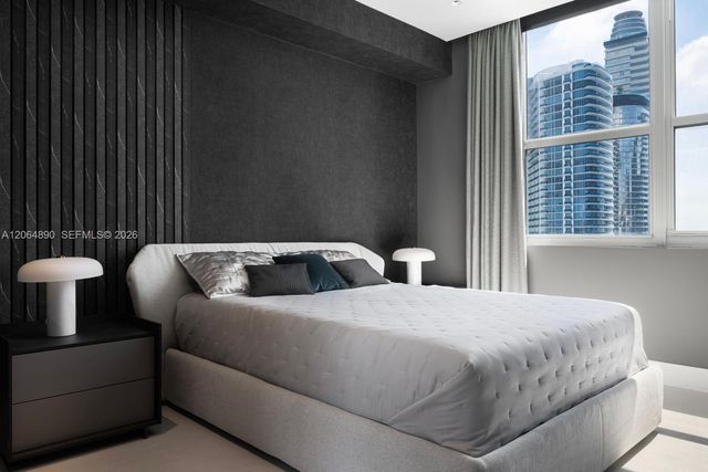 31 SE 5th Street 3718, Miami, FL 33131