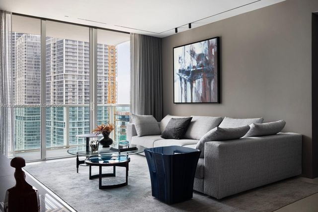 31 SE 5th Street 3718, Miami, FL 33131