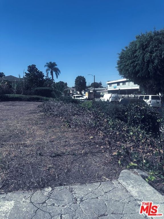 1422 W 104th Street, Los Angeles, CA 90047 — photo 3