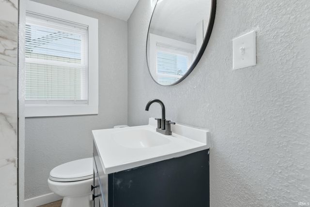 2209 Curdes Avenue, Fort Wayne, IN 46805