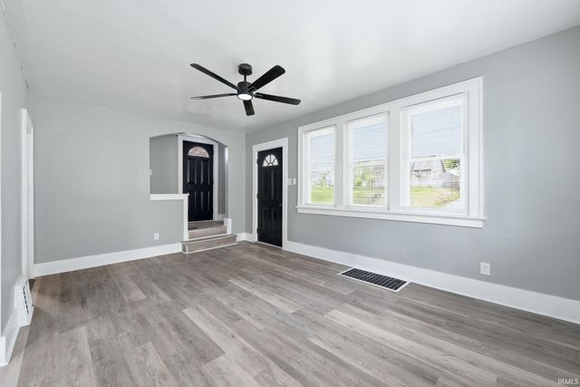 2209 Curdes Avenue, Fort Wayne, IN 46805