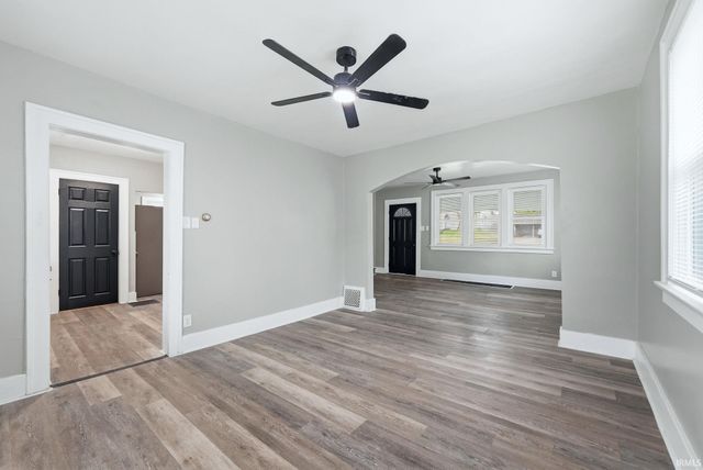 2209 Curdes Avenue, Fort Wayne, IN 46805